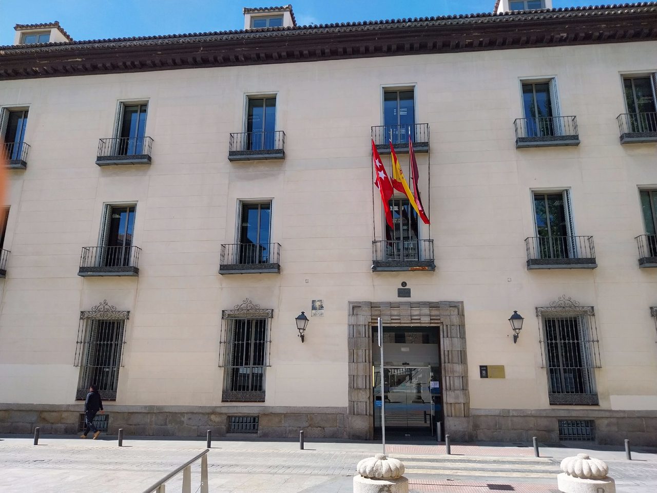 Oficina de la Agencia Estatal de Administración Tributaria en la calle del Sacramento de Madrid.