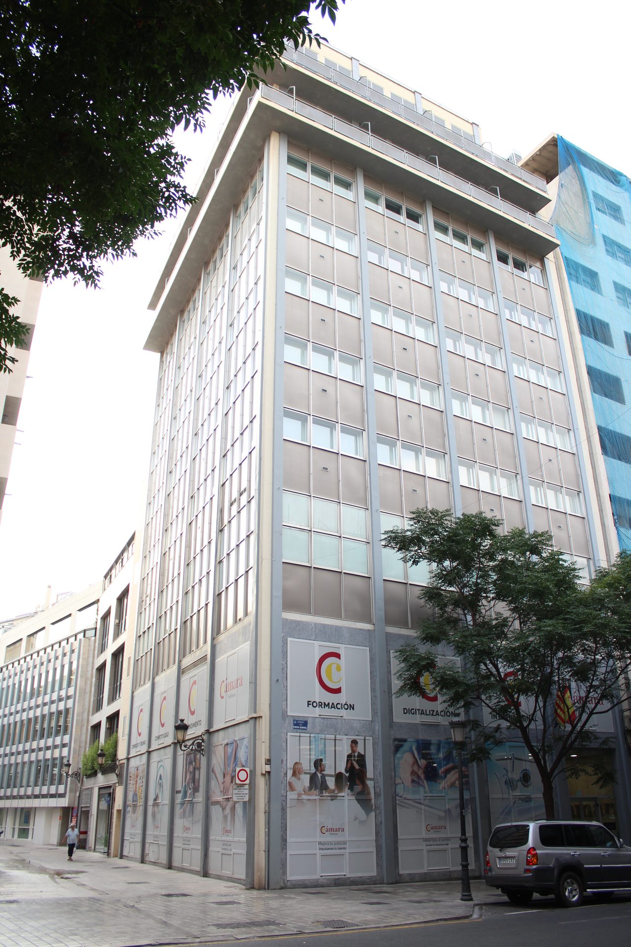 Fachada de la sede de la Cámara de Comercio de Valencia, en la calle Poeta Querol.
