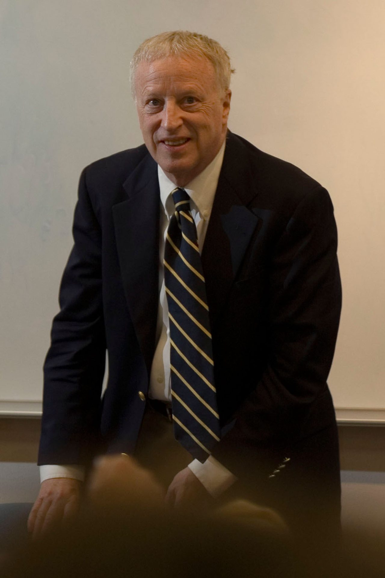 Retrato del economista estadounidense George Akerlof en la Universidad de California en Berkeley.