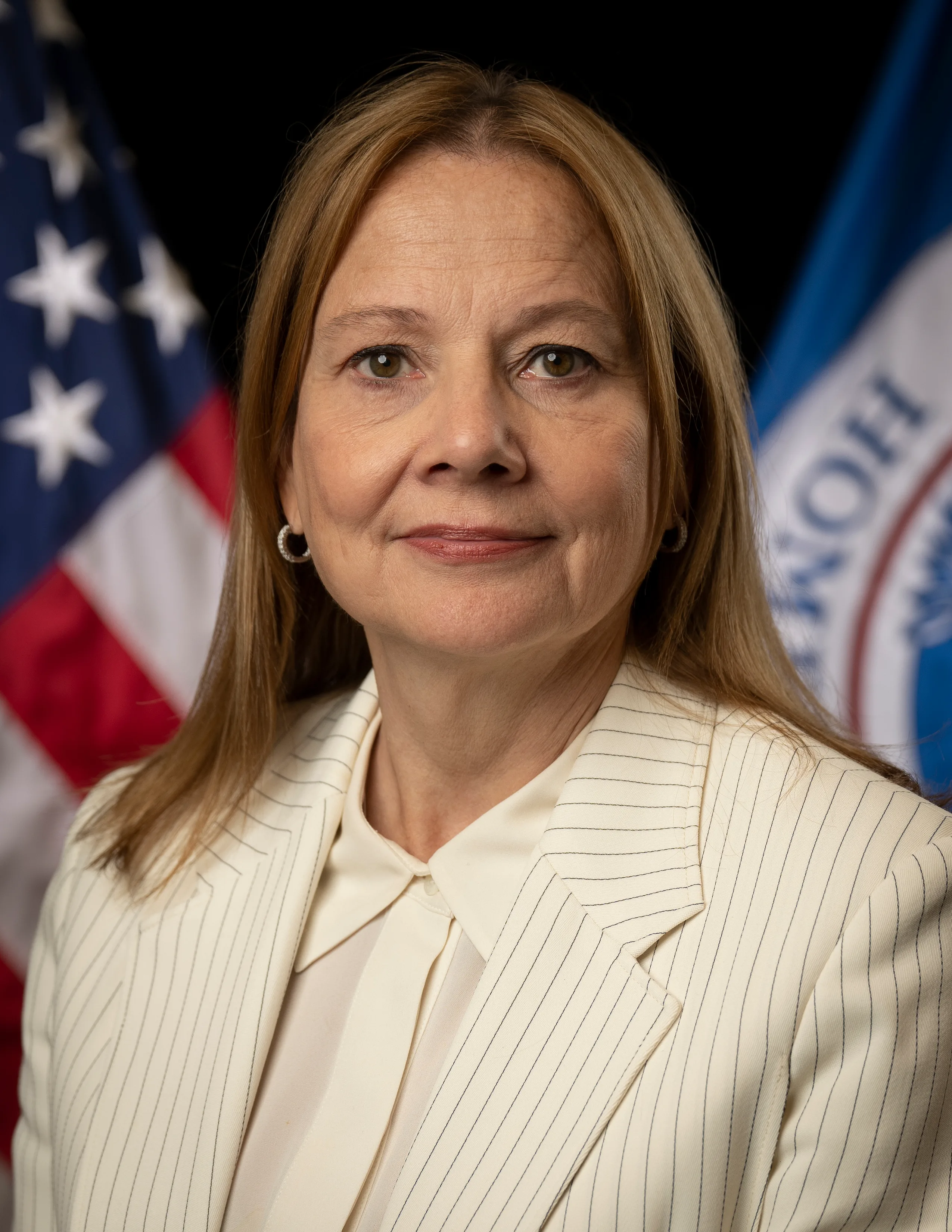 Retrato oficial de Mary Barra