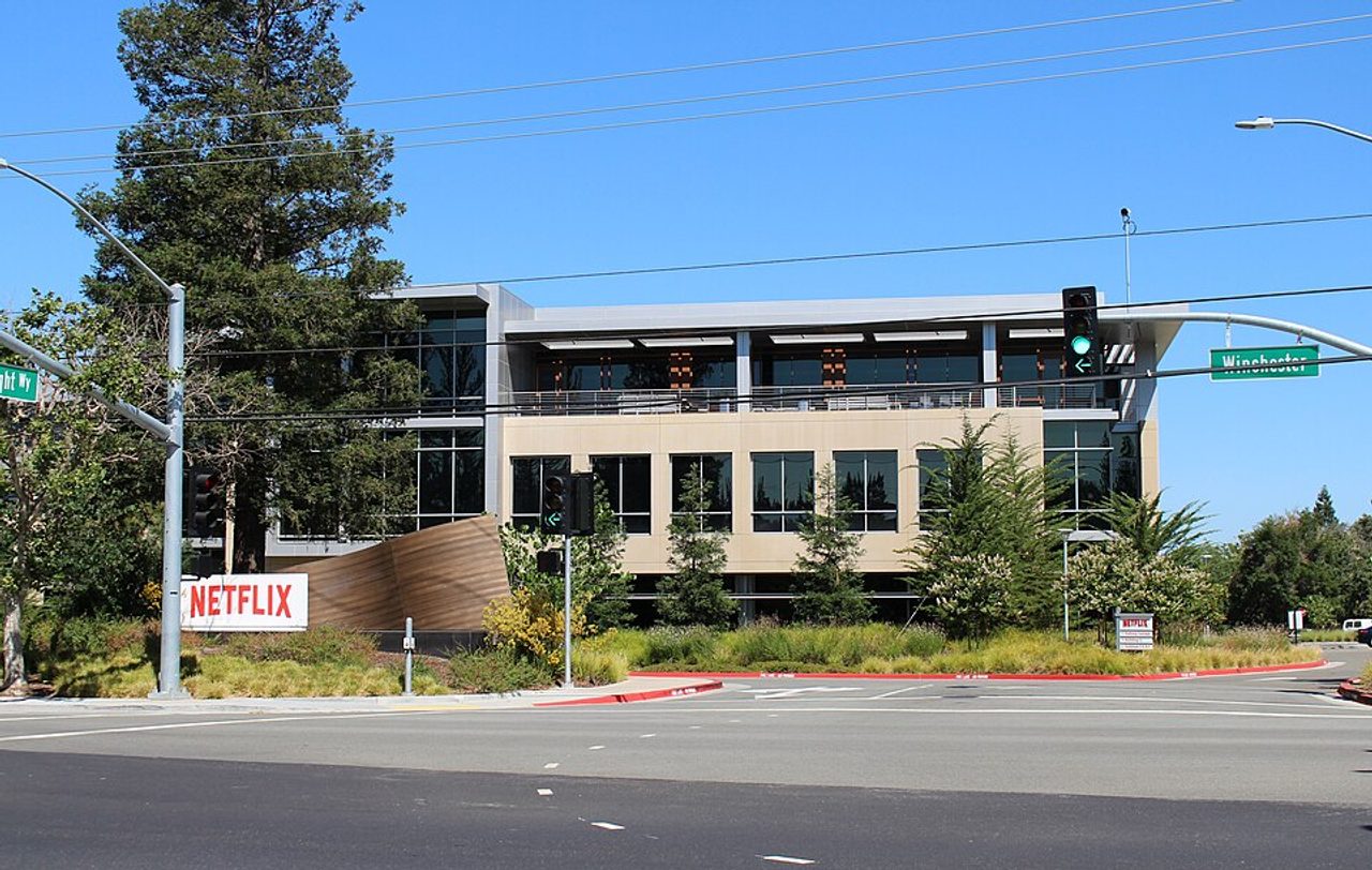 Edificio de oficinas de Netflix en 101 Albright Way, Los Gatos, California.