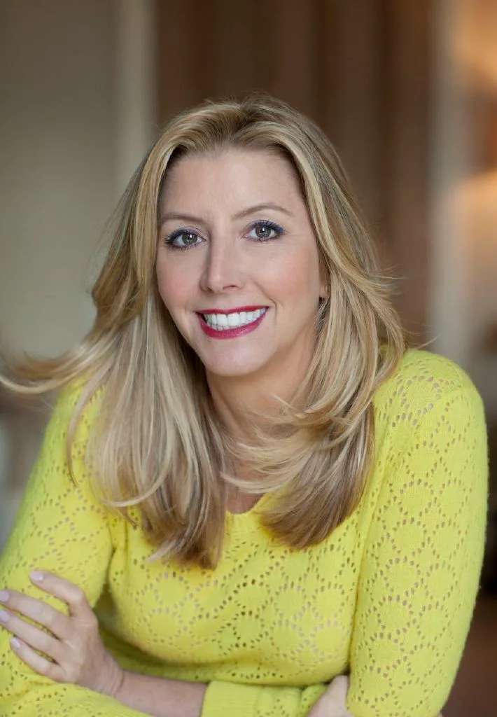 Retrato fotográfico de Sara Blakely, fundadora de Spanx, en 2014.